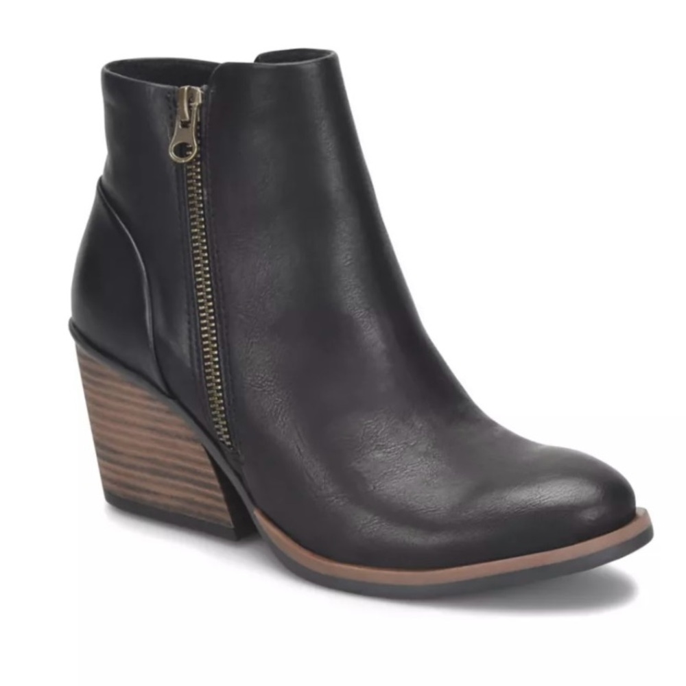 Korks Hattie Black Wedge Ankle Booties